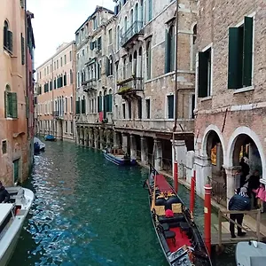 Tourist House Venise